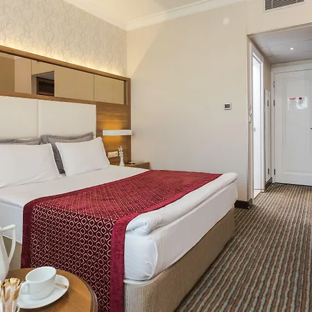 Gazi Park מלון 4*